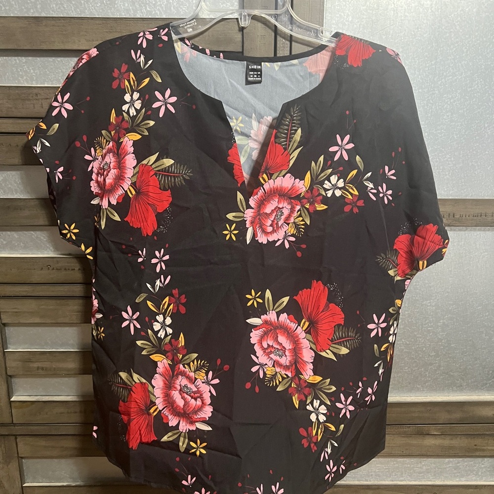 SHEIN Black Floral Boxy Short Sleeve Blouse